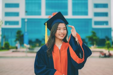 graduate-6671173_1920